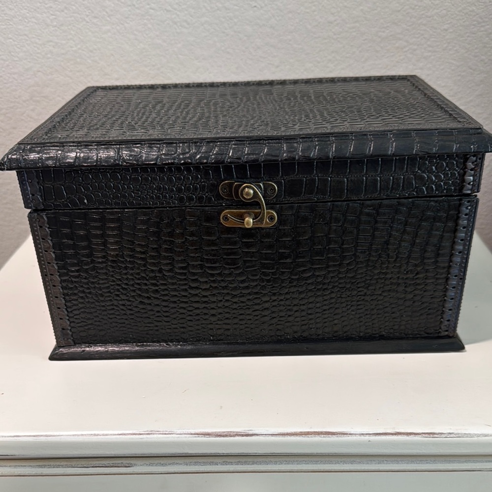 Medium Dark brown Crocodile Pattern Storage Box